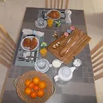 La Maison Des Fleurs Bed & Breakfast 3*