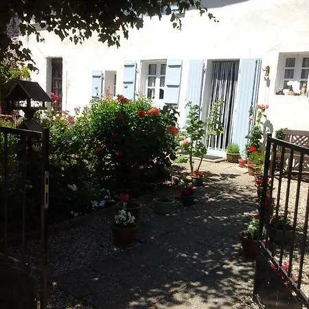 La Maison Des Fleurs Couette-café