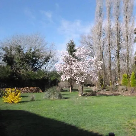 La Maison Des Fleurs Bed & Breakfast 3*