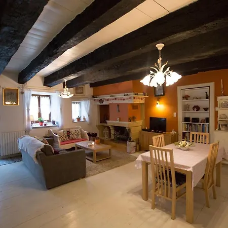 La Maison Des Fleurs Bed & Breakfast