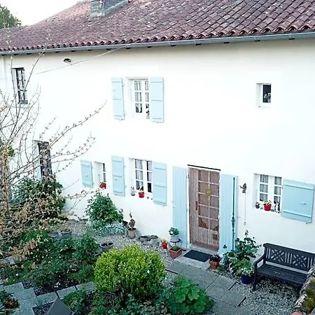 La Maison Des Fleurs 3*