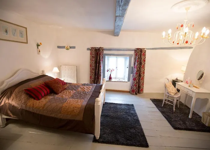 Bed & Breakfast La Maison Des Fleurs Montembœuf