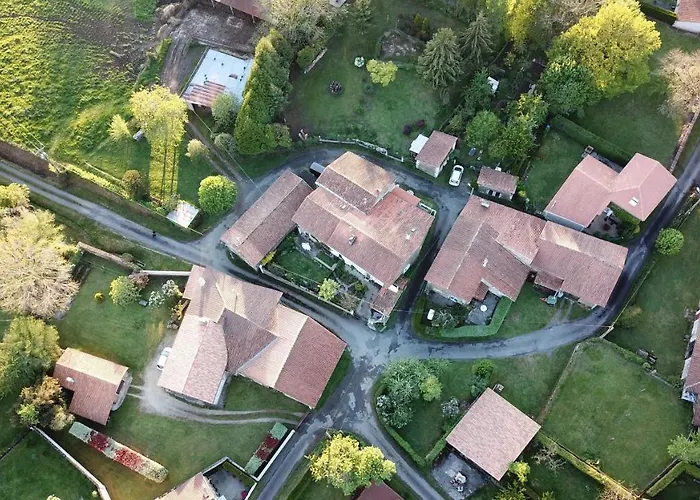 Bed & Breakfast La Maison Des Fleurs Montembœuf