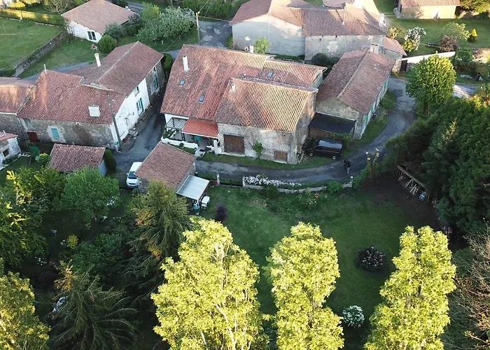 La Maison Des Fleurs Bed & Breakfast