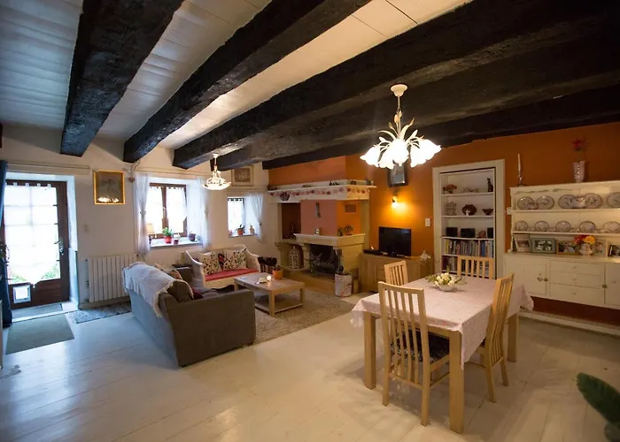 La Maison Des Fleurs Bed & Breakfast