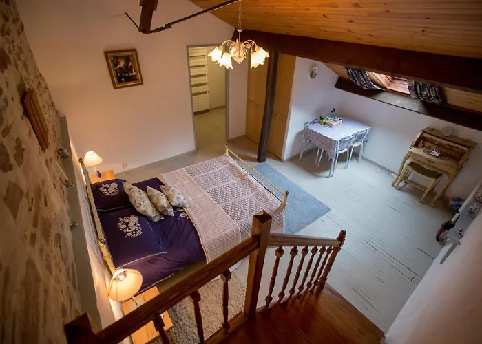 Bed & Breakfast La Maison Des Fleurs 3*