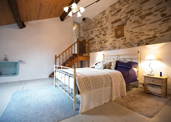 La Maison Des Fleurs Bed & Breakfast Montemboeuf