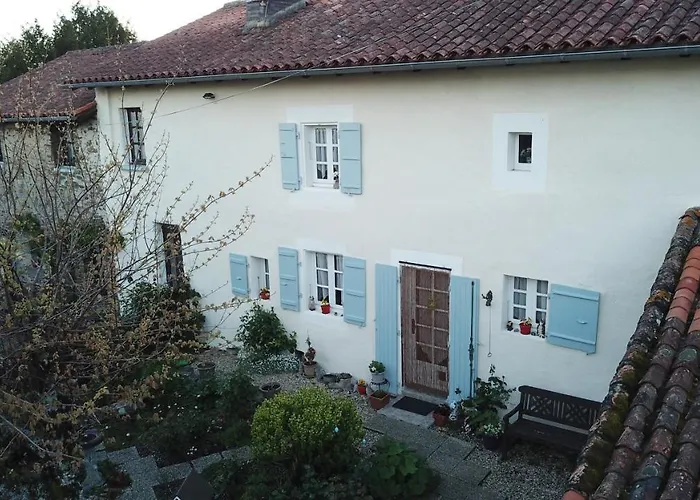 La Maison Des Fleurs Bed & Breakfast